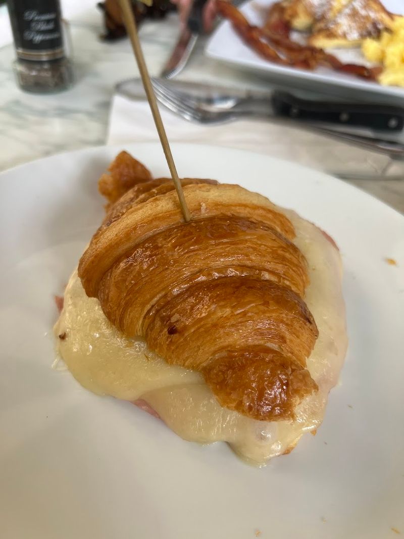 A Menu That Balances French Classics and American Favorites