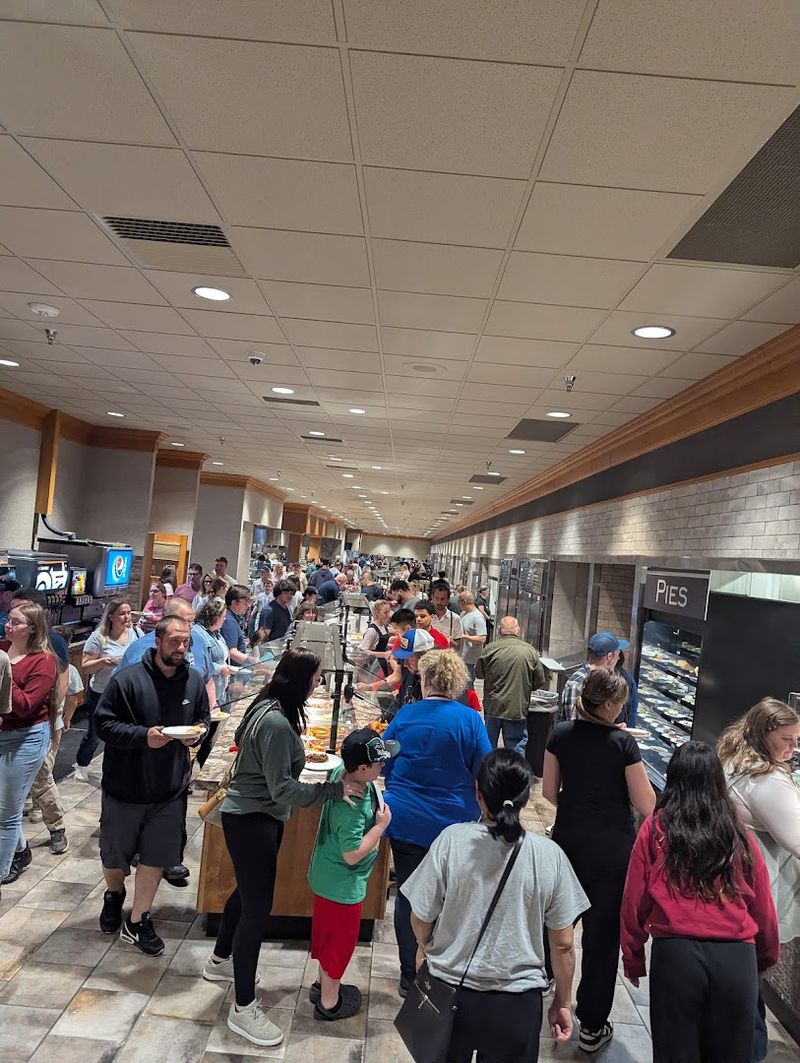 A Buffet Layout Built for Serious Eaters