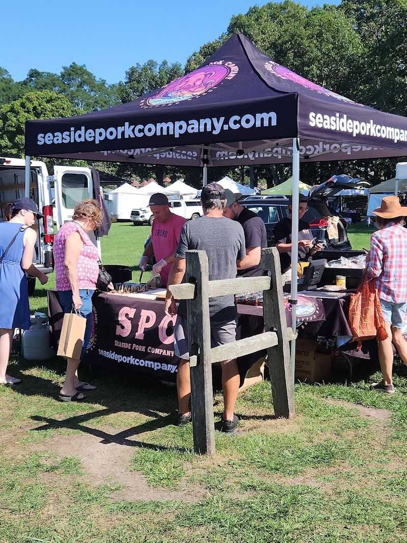 The Saturday Farmers Market That Draws a Crowd