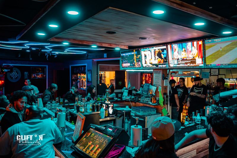 A Sports Bar That Delivers on Game Night