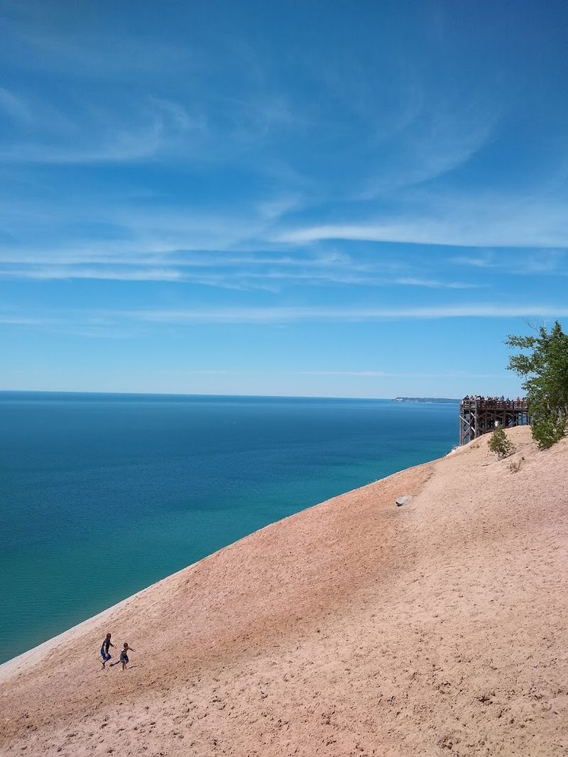 The Sandy Trail With a Big Blue Payoff