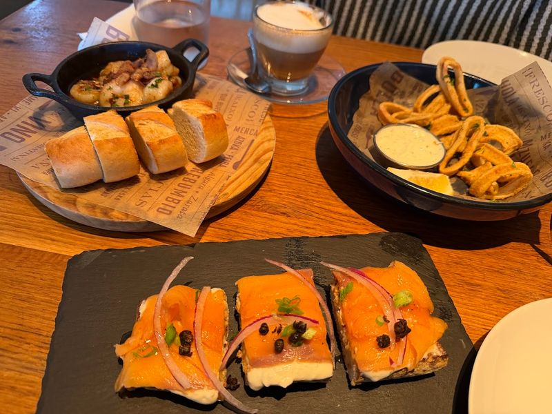 Tapas Culture and Why Small Plates Work So Well Here