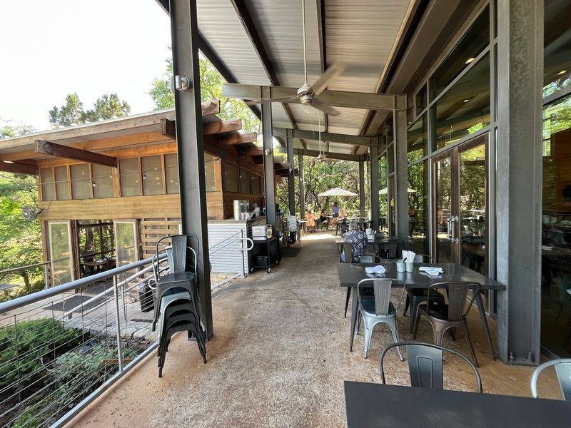 Eco-Conscious Design and Outdoor Dining