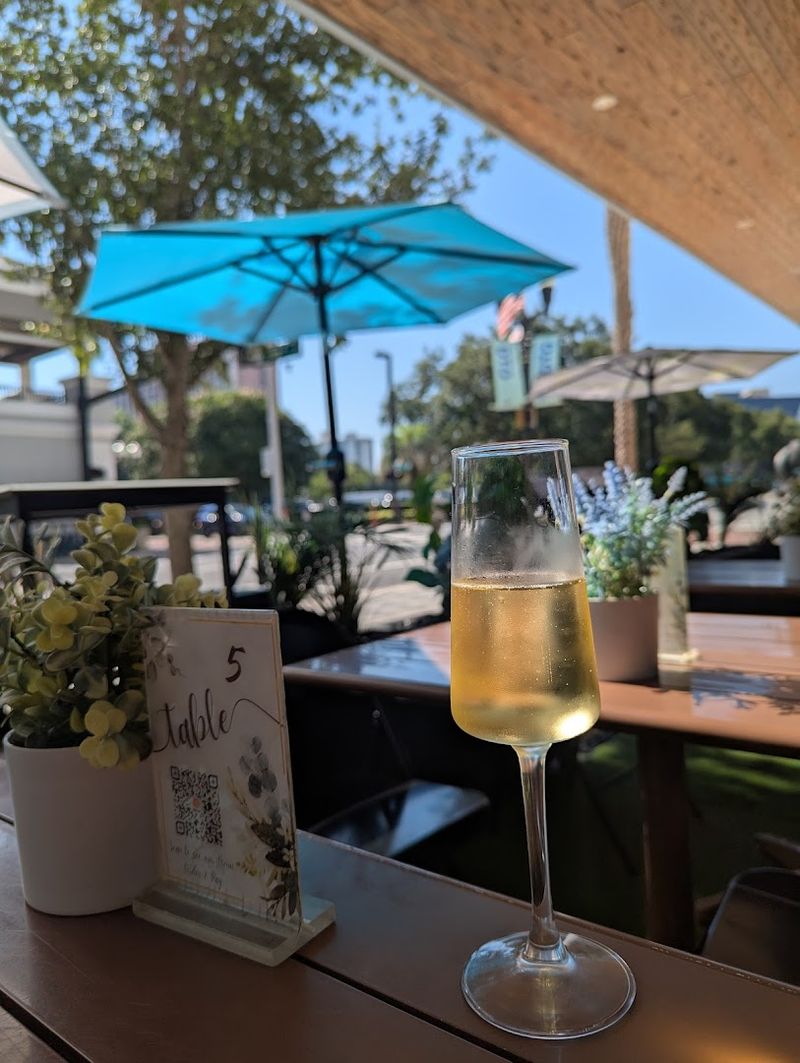 A Great Spot for Groups, Families, and Solo Visitors