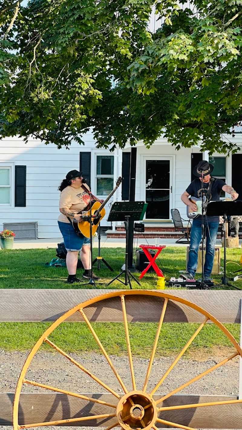 Live Music and Weekend Energy