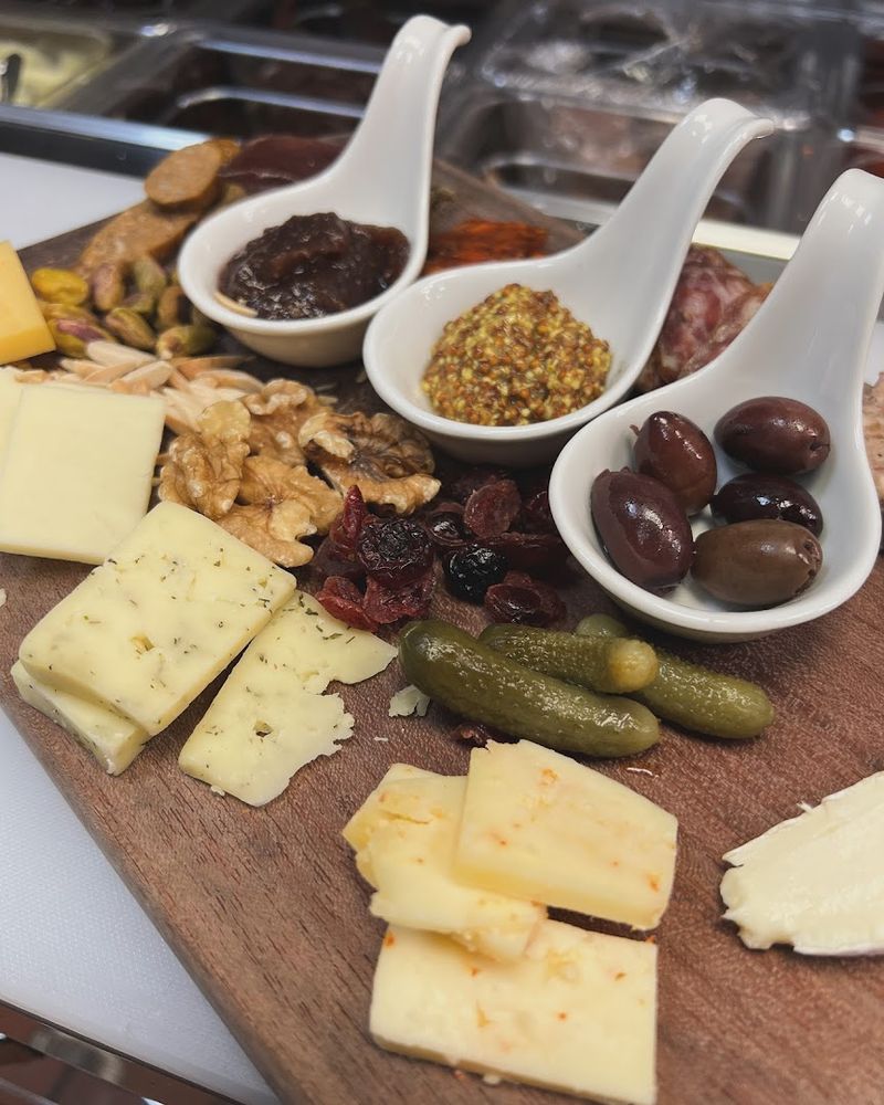 A Menu That Crosses Culinary Borders