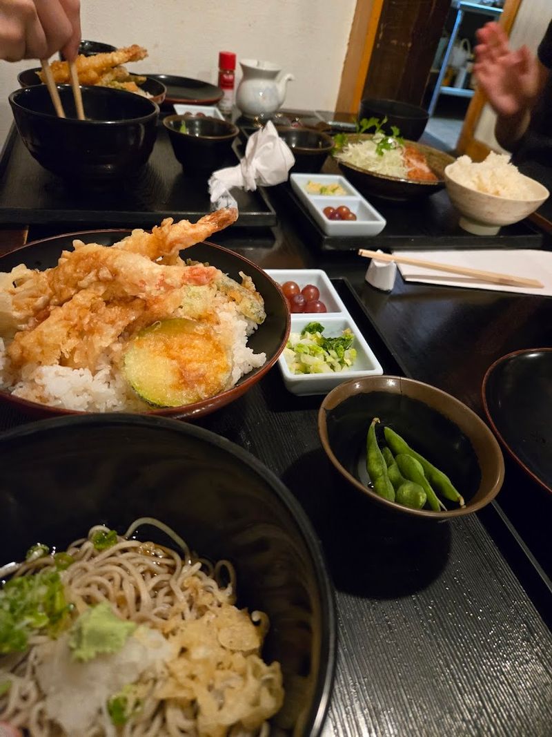 The Lunch Menu Versus the Dinner Experience