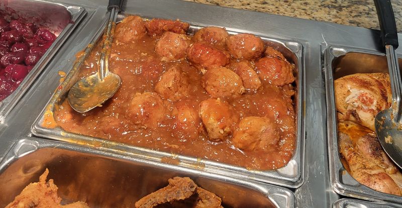 Must-Try Dishes on the Buffet Line