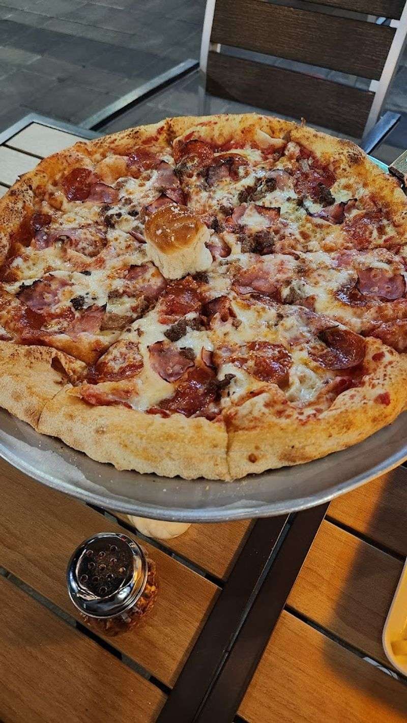 The Crust That Keeps People Coming Back