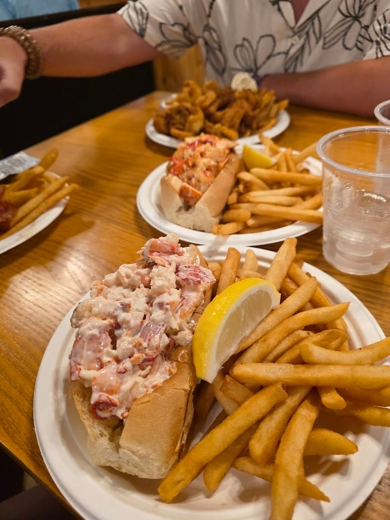 The Lobster Roll That Makes the Drive Worth It