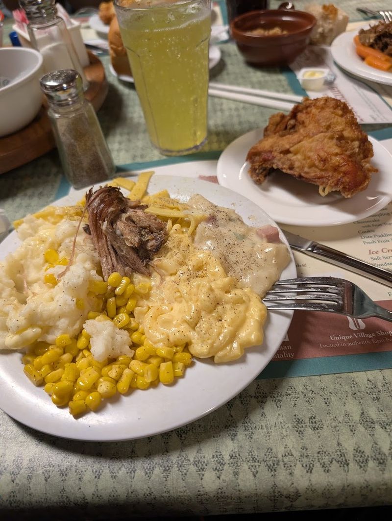 Family-Style Dining That Brings Everyone to the Table