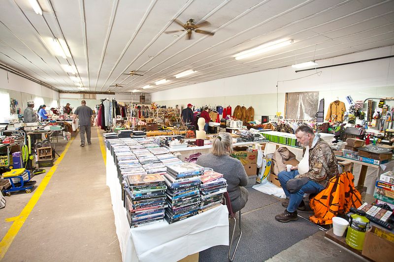 Indoor and Outdoor Spaces That Change With the Seasons