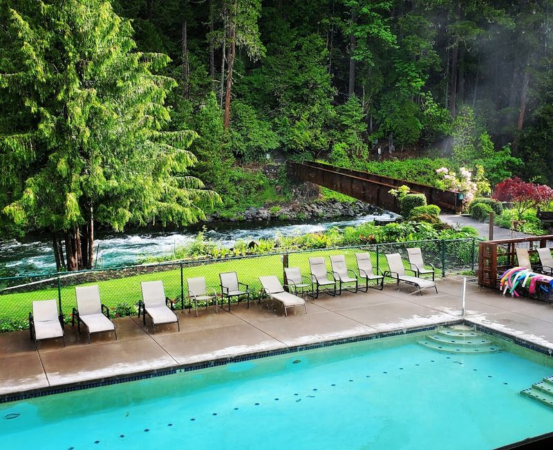 The Hot Spring Pools Themselves