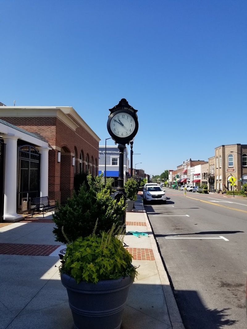 Alabama: Mooresville