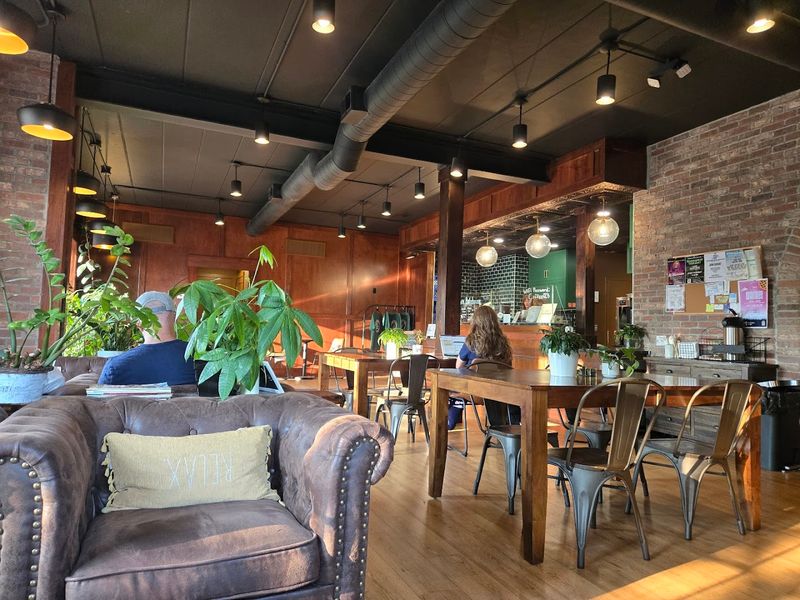 Real Mugs, Real Plants, Real Atmosphere