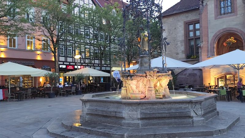 What the Marktplatz Looks Like Around Her
