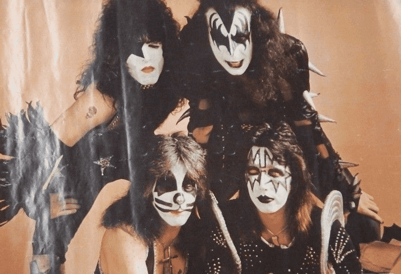 Reinventing Themselves in the MTV Era