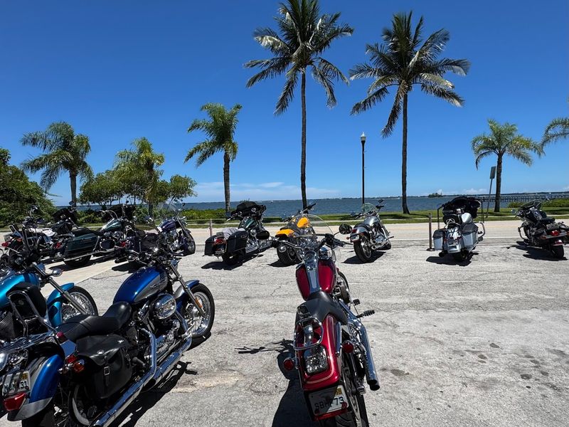 Parking, Timing, and Practical Tips for Your Visit