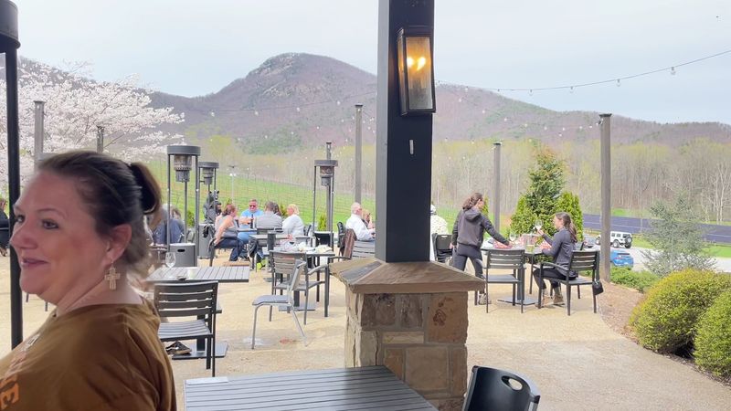 Live Music and the Outdoor Atmosphere