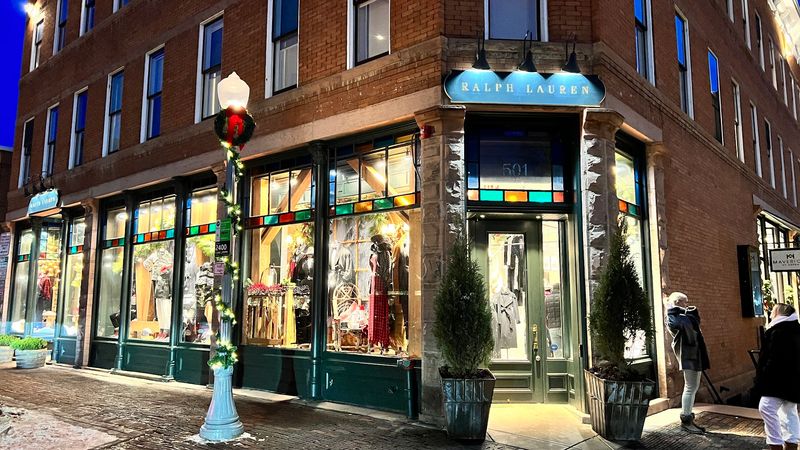 Shopping That Rivals Fifth Avenue