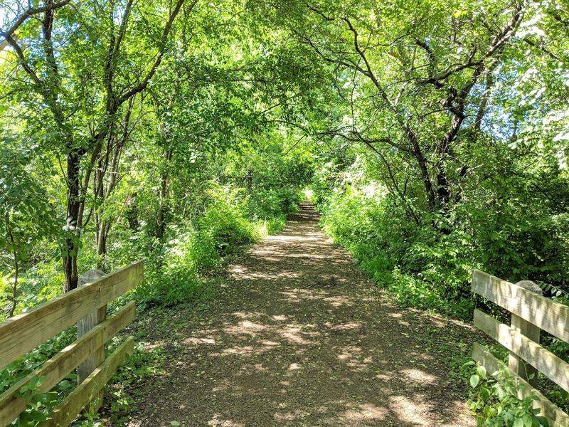Connections to Neighboring Nature Areas