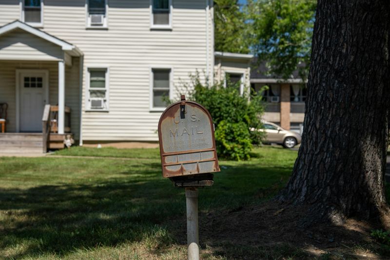The Man Receiving a Stranger's Mail for Decades
