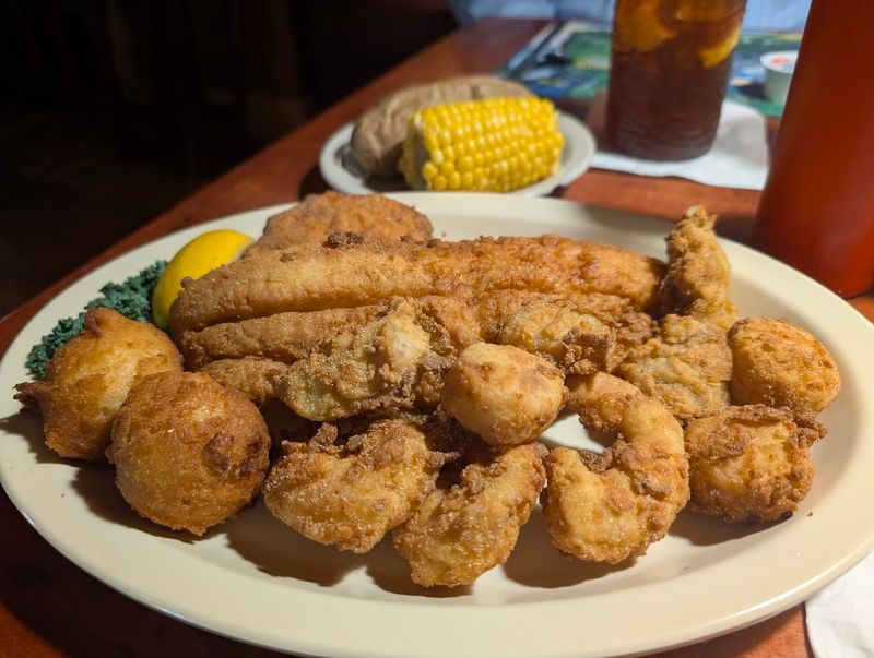 Stumpknockers Restaurant - Inglis & Dunnellon