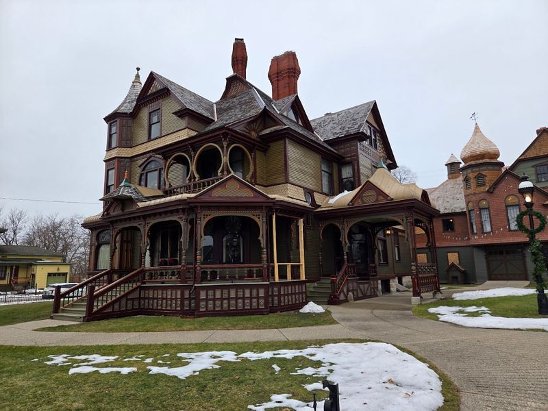 The Story Behind the Side-by-Side Mansions