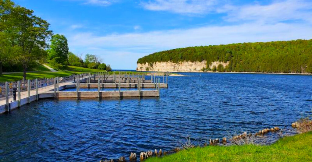 This 1,100-Acre Michigan State Park Hides Clifftop Trails, Quiet Shoreline, and Some of the Best Views in the U.P.