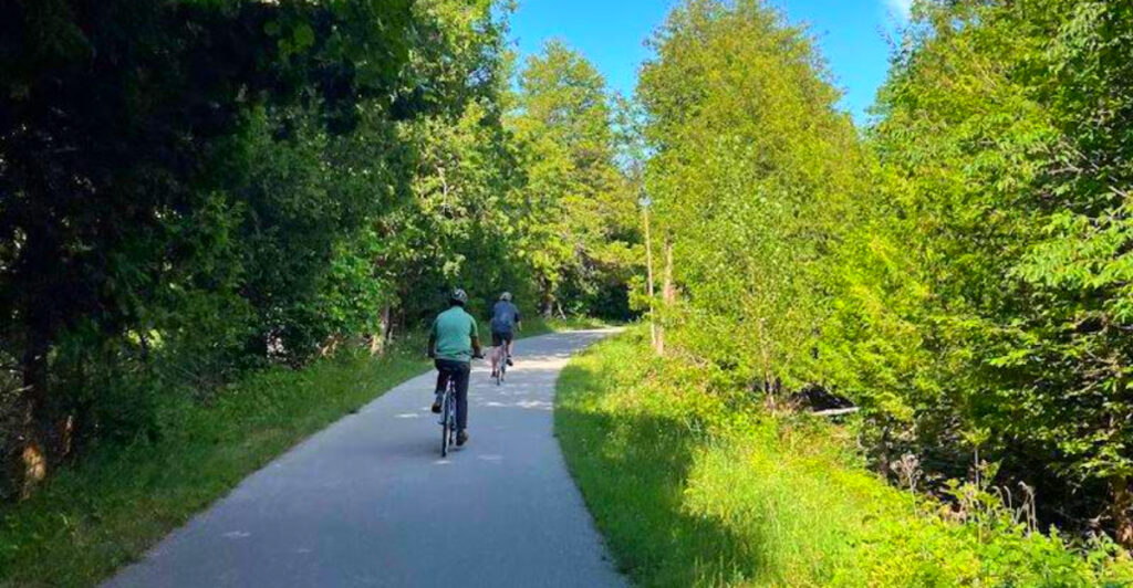 This 22-Mile Paved Trail Near Sleeping Bear Dunes Delivers Jaw-Dropping Lake Michigan Views – Without the Tourist Crowds