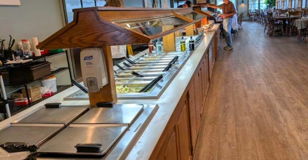 This Cozy Dining Spot in Ohio Delivers Traditional Amish Cooking Locals Love