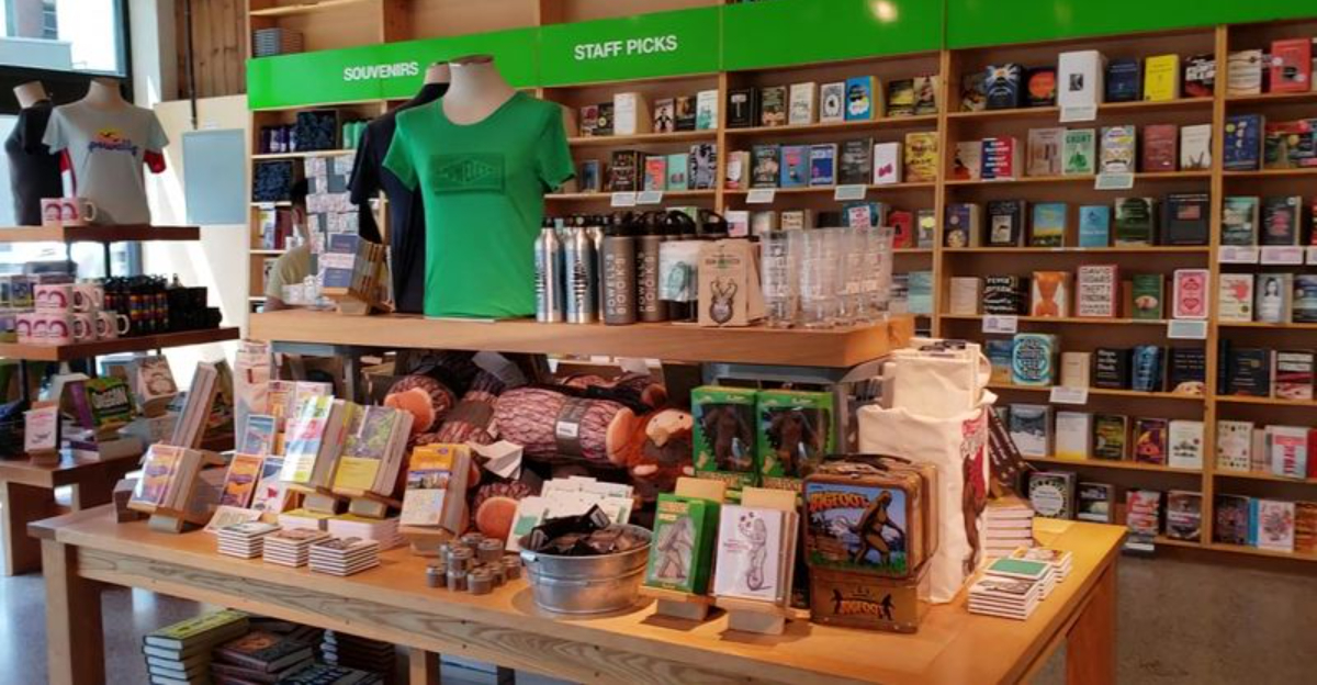 This Enormous Oregon Bookstore Sets the Standard as the World’s Largest