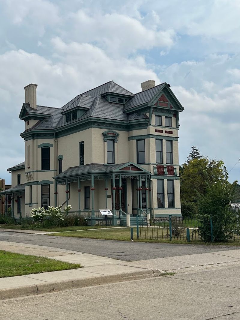 A Grand Address With a Surprising Past