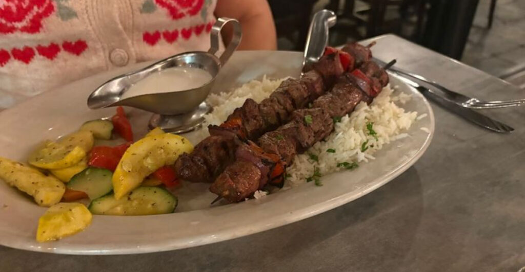 This Hidden Florida Spot Serves Fresh Mediterranean Flavors Locals Keep Coming Back For