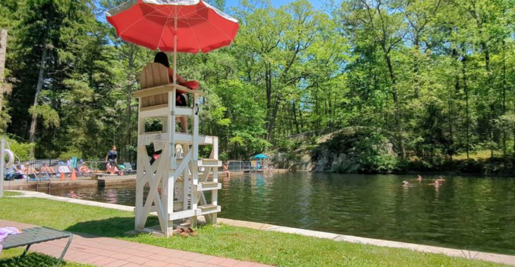 This Hidden Mountain Pool in New Jersey Uses No Chemicals and Feels Like a Secret Escape