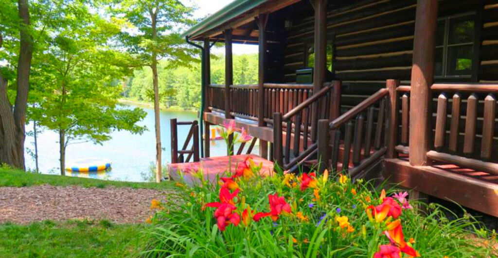 This Hidden Resort Near Sleeping Bear Dunes Has Free Kayaks, Cozy Cabins, and a Quiet Lake Escape