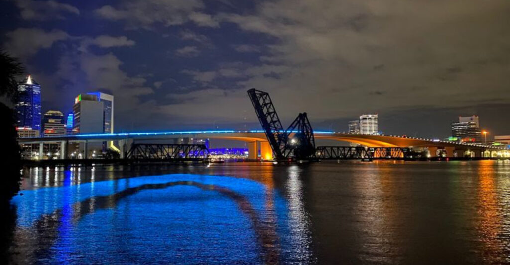 This Jacksonville Riverwalk Offers Stunning Skyline Views, Breezy Waterfront Strolls, and One of the Best Walks in the City