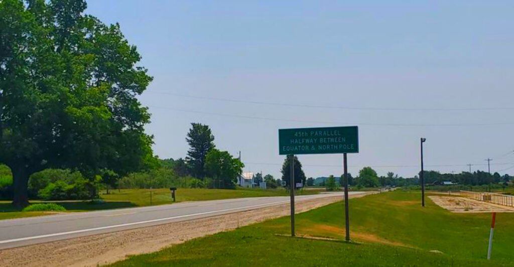 This Little-Known Michigan Spot Lets You Stand Exactly Halfway Between the Equator and the North Pole