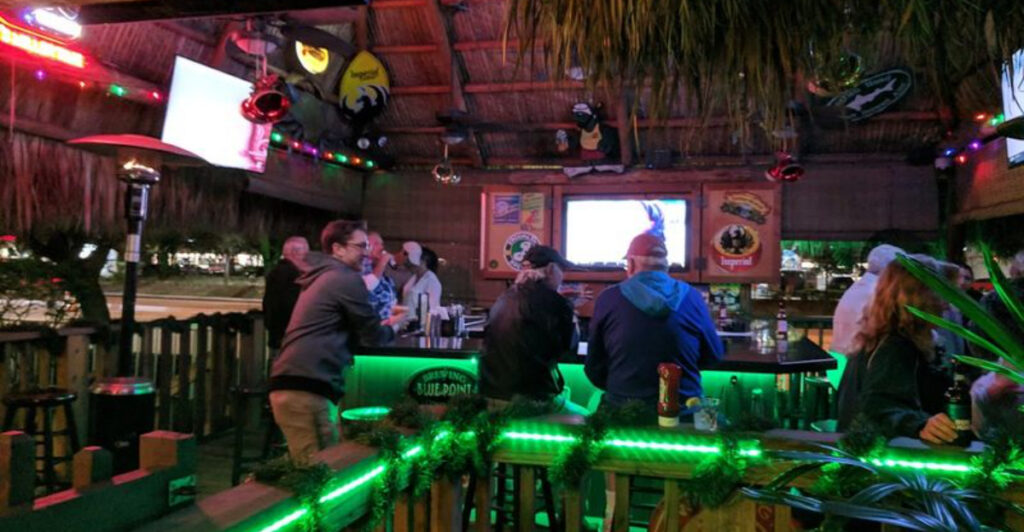 This Lively Port St. Lucie Spot Is a Go-To for Fresh Seafood, Cold Drinks, and Laid-Back Coastal Vibes