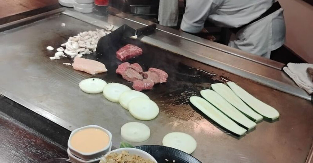 This Lively Stuart Dining Spot Turns Dinner into a Teppanyaki Show You Won’t Forget