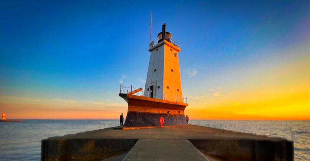 This Michigan Pier Stretches Half a Mile Into Lake Michigan – Ending at a Slightly Tilted Lighthouse