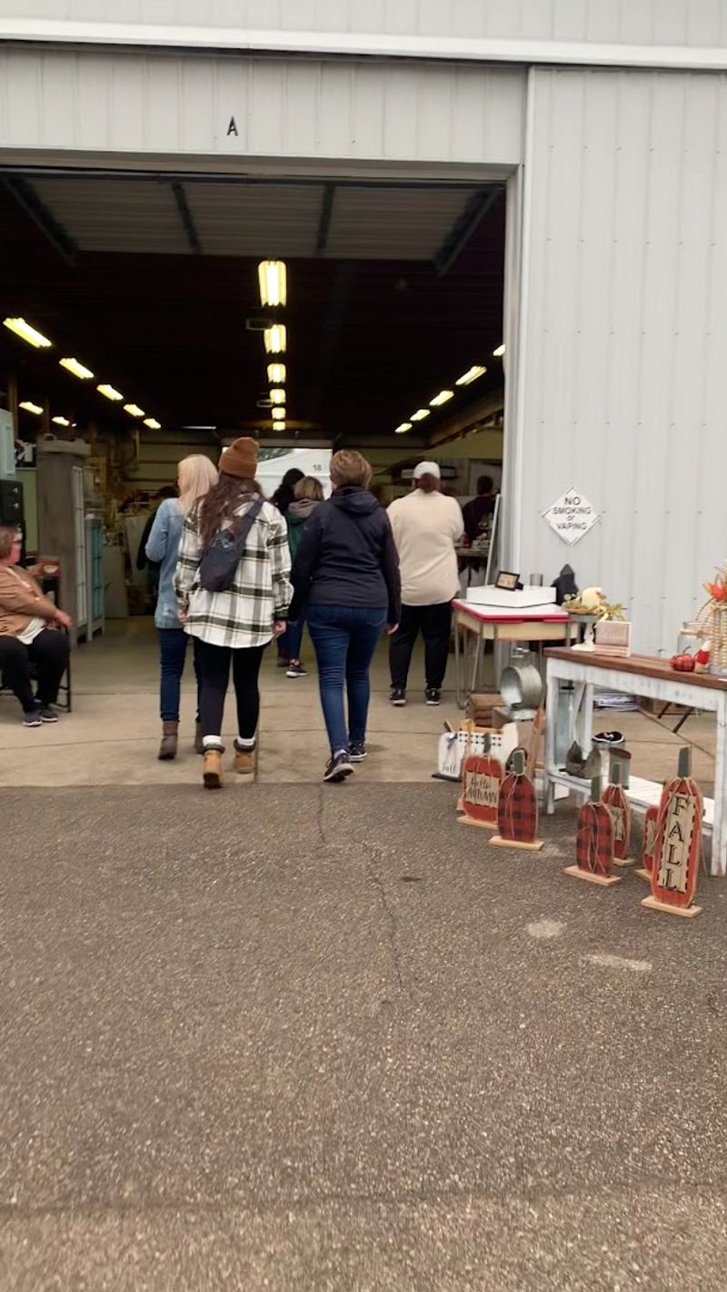 Where Farmgirl Flea Actually Happens