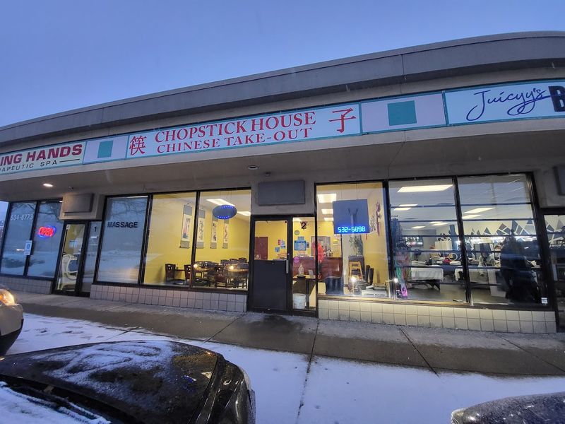 The Strip Mall Stop With a Loyal Following