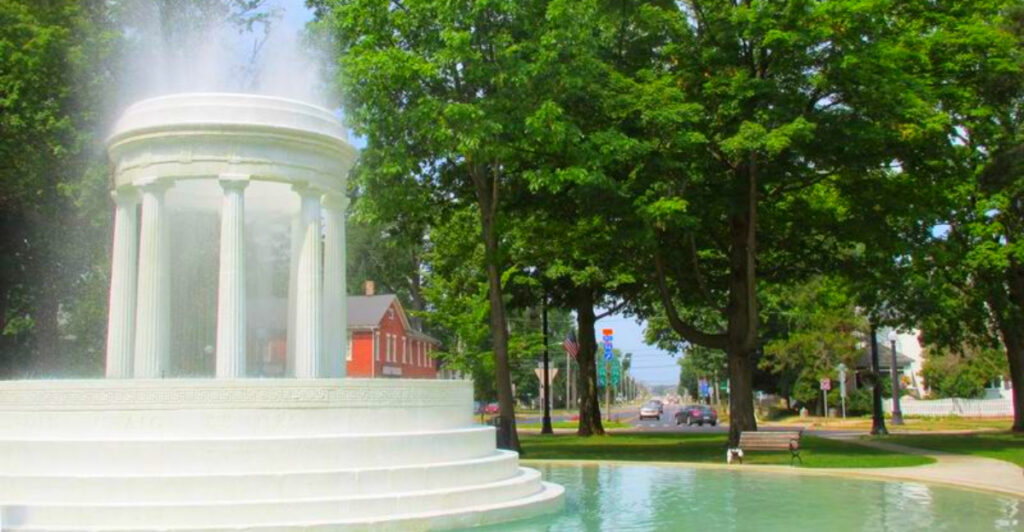 This Michigan Town Feels Like the 1800s – With Victorian Mansions and Antique Shops on Every Block