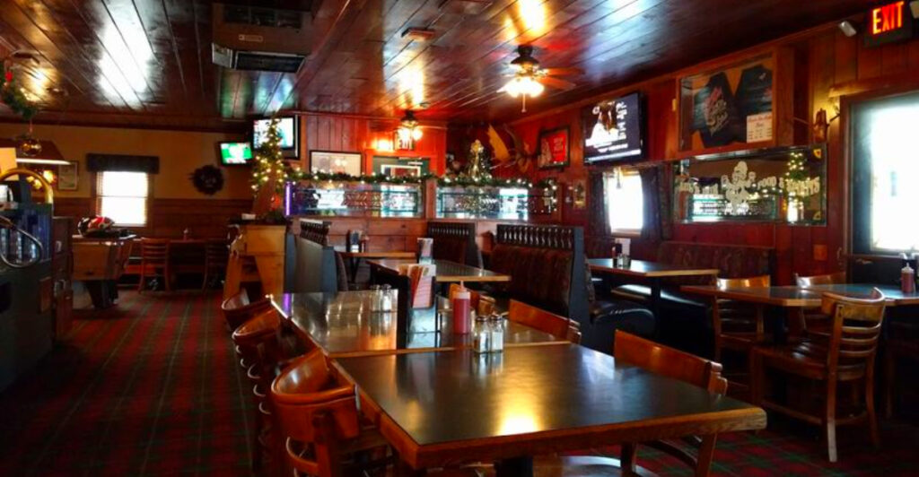 This Northern Michigan Pub Has Been Packed Since 1970 – and the Fish Fry Keeps It That Way