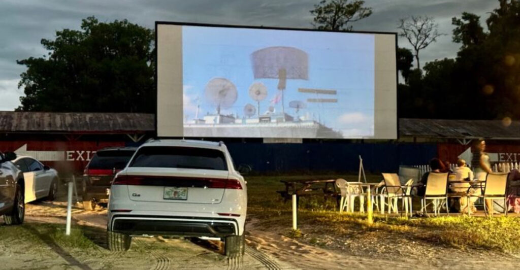 This Ocala Spot Is All About Nostalgia, Snacks, and Movies Under the Night Sky