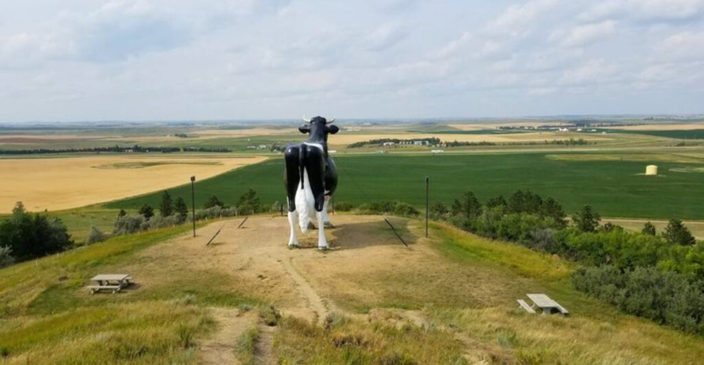 This Quirky Giant Sculpture in North Dakota Is Drawing Curious Visitors