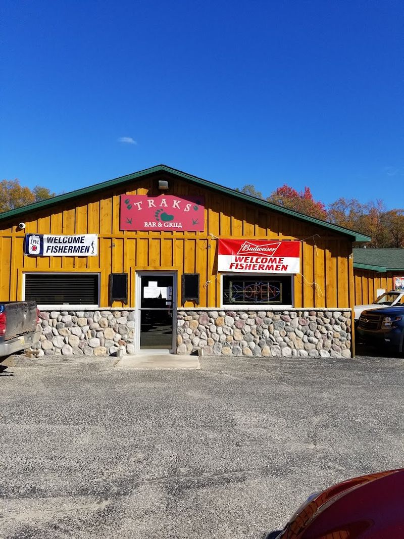 Where to Find Traks Bar and Grill