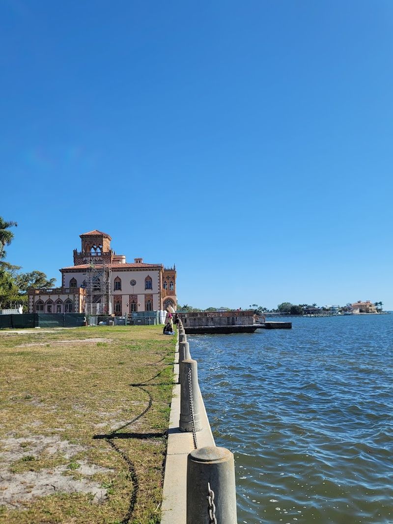 A Grand Estate on the Bay: Location and First Impressions