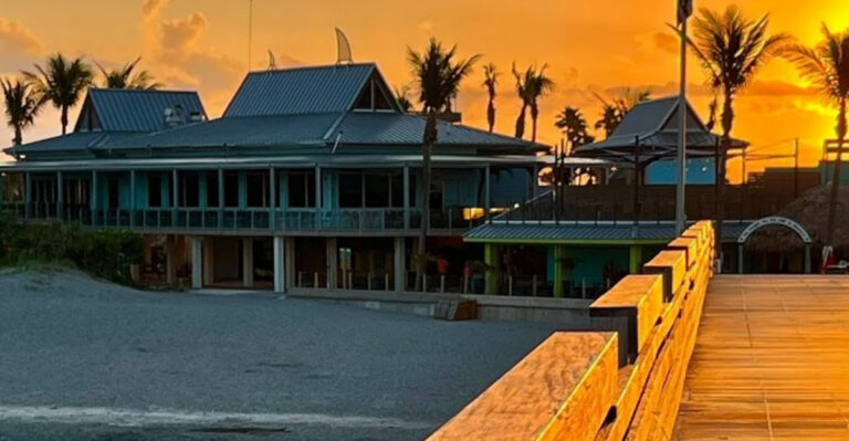 This Venice Pier Spot Serves Fresh Seafood with Front-Row Sunset Views You’ll Never Forget